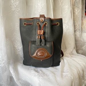 Dooney & Bourke sling bag / backpack